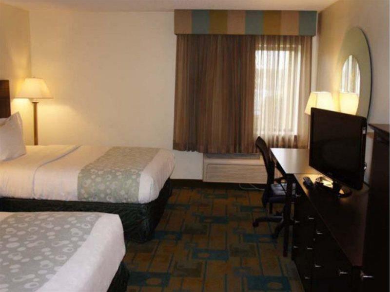 Wyndham Garden Columbia-Ft Jackson Hotel Eksteriør billede